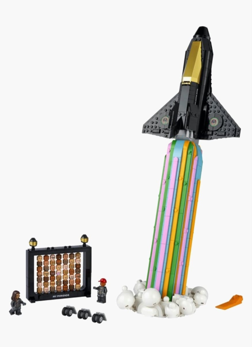LEGO Icons 10391 Over de maan met Pharrell Williams